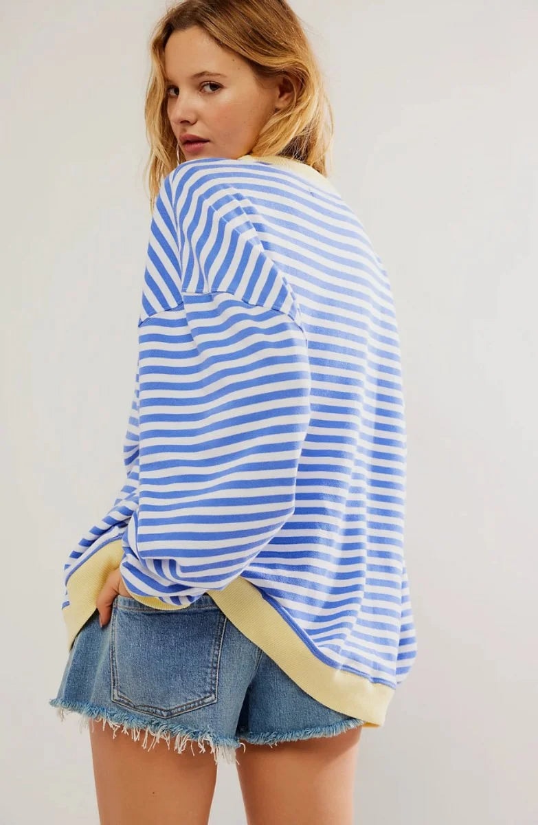 Women's Oversized Striped Long-Sleeve Sweater with Contrast Trim and Crew Neck