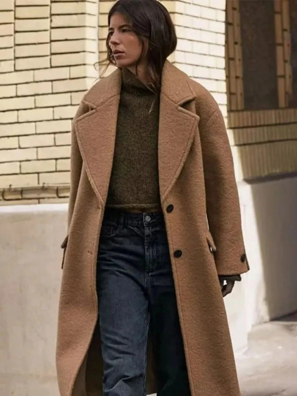 Women's Oversized Long Wool-Blend Winter Coat with Lapel Collar and Flap Pockets