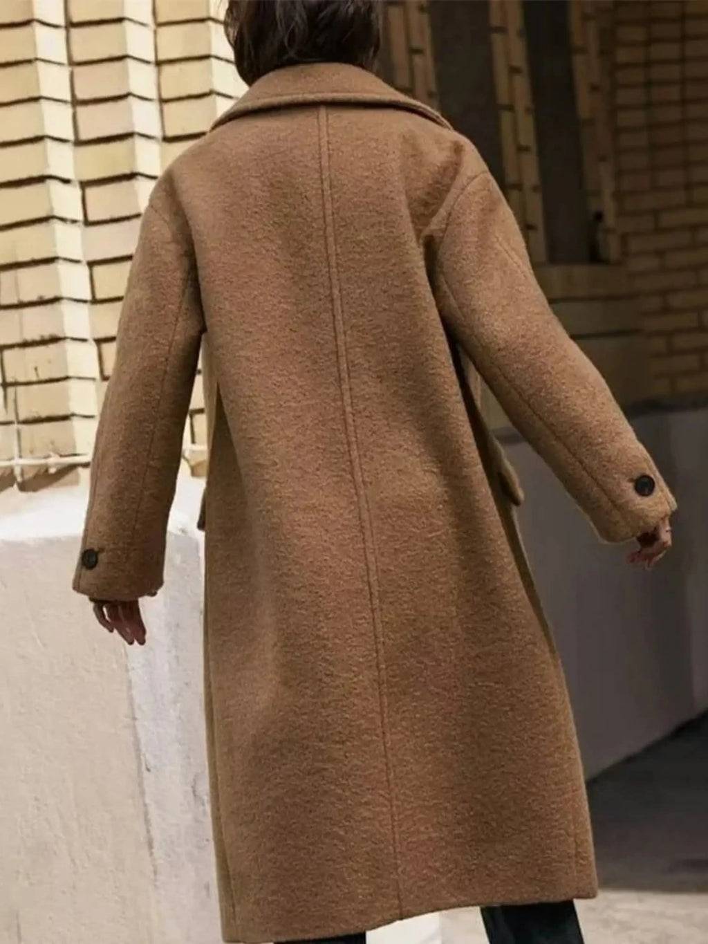 Women's Oversized Long Wool-Blend Winter Coat with Lapel Collar and Flap Pockets