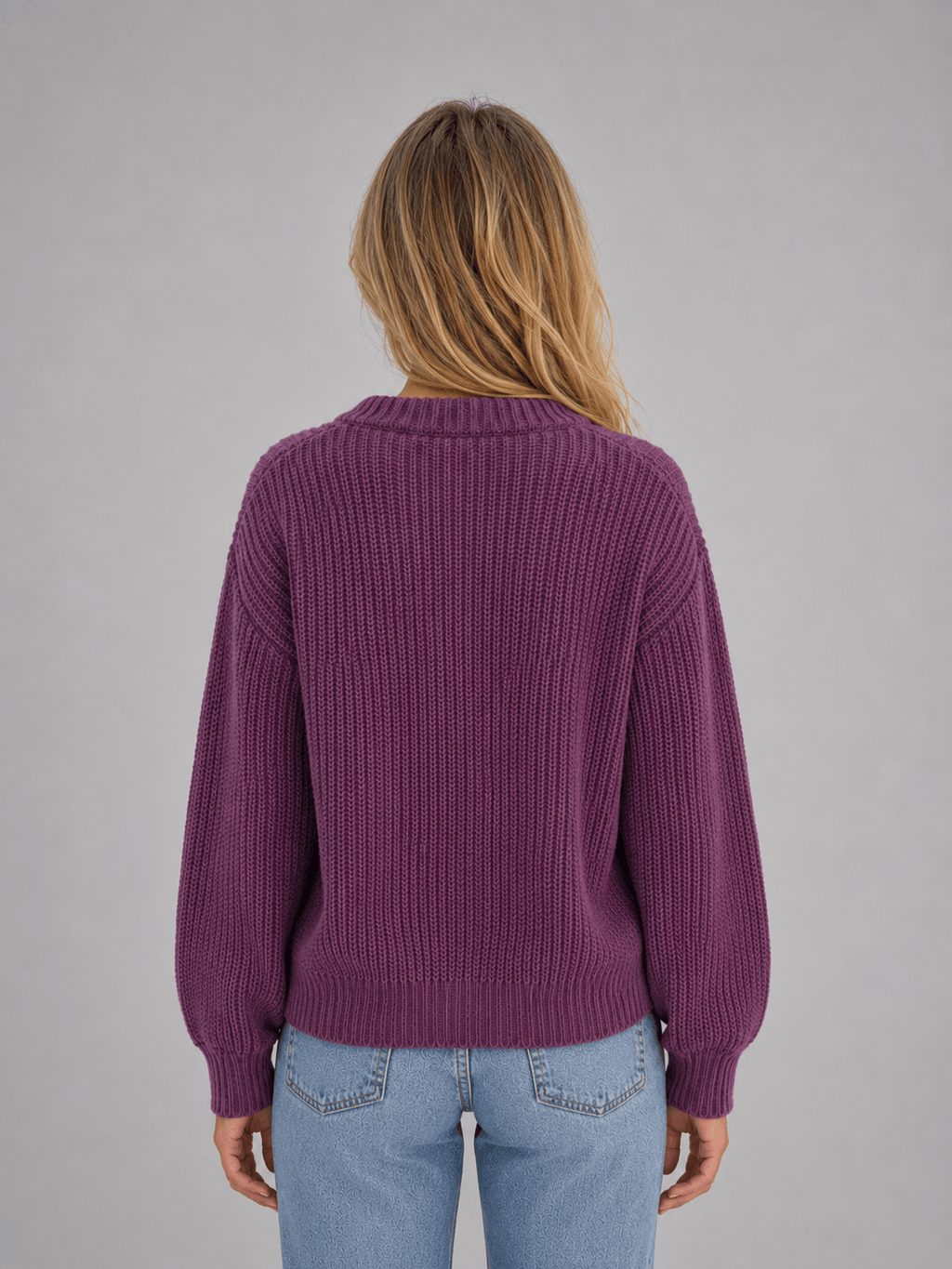 Women's Chunky Ribbed Knit V-Neck Cardigan with Oversized Buttons and Relaxed Sleeves