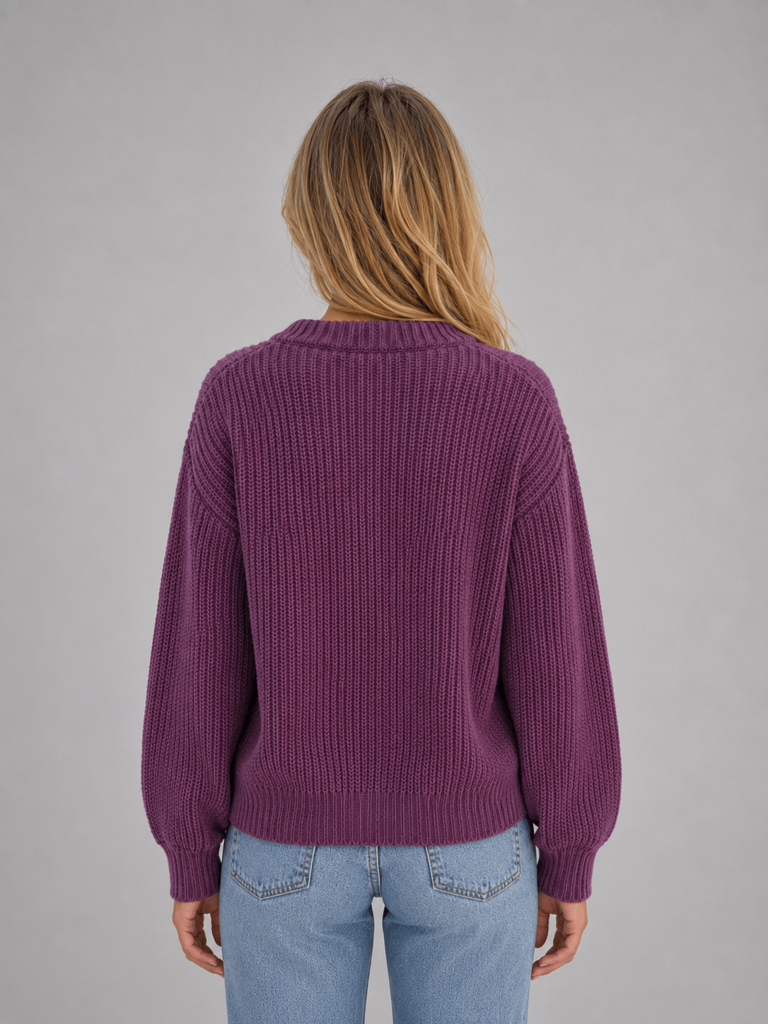 Women's Chunky Ribbed Knit V-Neck Cardigan with Oversized Buttons and Relaxed Sleeves