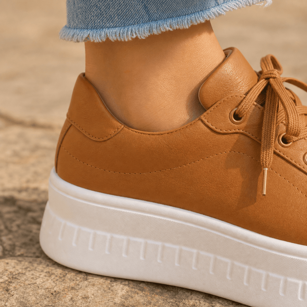 Brindisi Women's Cushioned Platform Sneakers with Arch Support